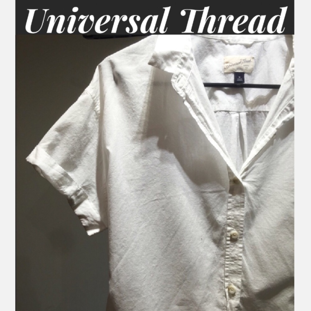 FREE W BUNDLE 🆕NWOT Universal Thread Collared Tee